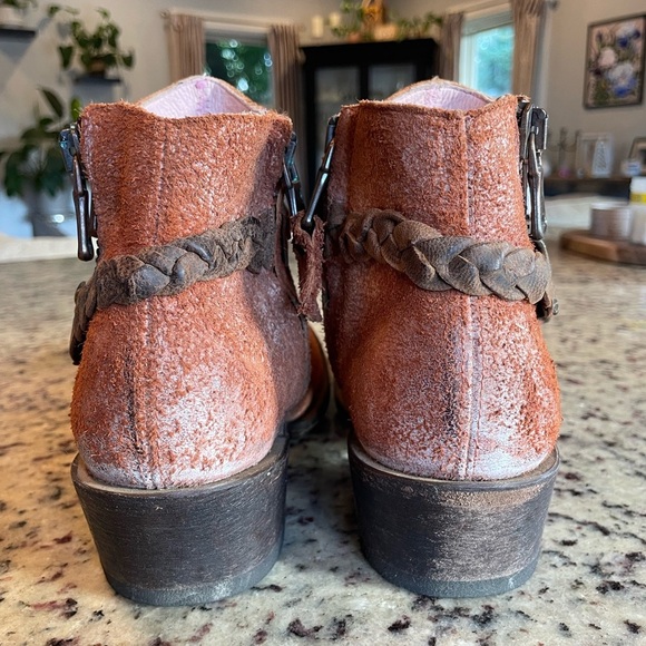 Women’s Miss Macie 100% Leather made in Mexico distressed harness boots size 9 - Picture 4 of 7